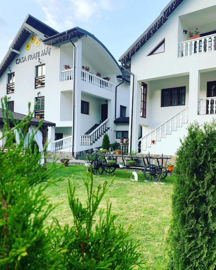Hotel CASA Fratii MÂT à Moisei Extérieur photo